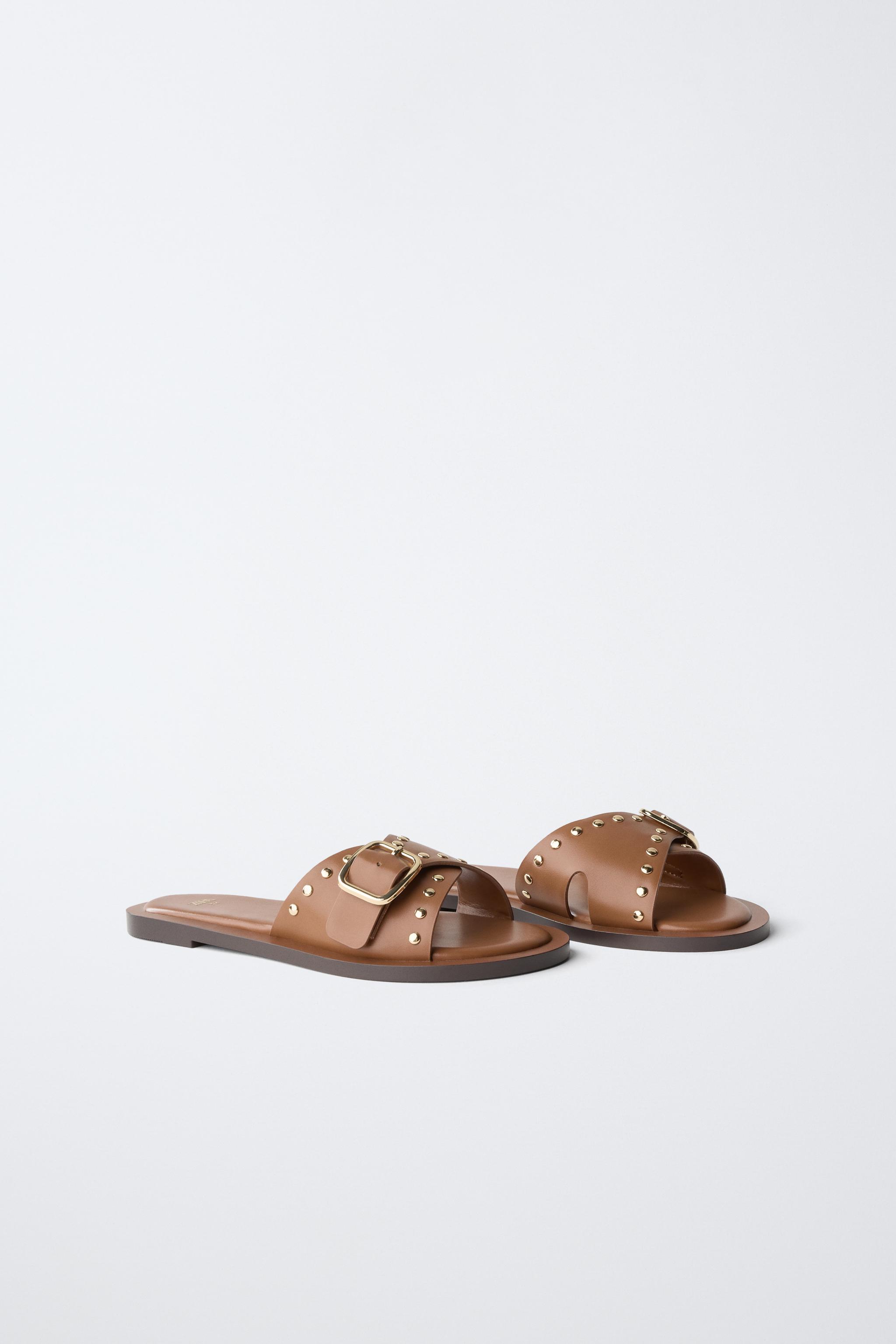 SANDALES À CLOUS